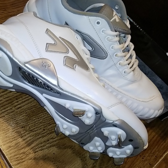 Ringor Softball cleats - Picture 2 of 3